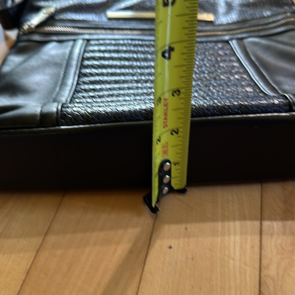 Fiorelli Purse with Snakeskin Pattern - Picture 9 of 9